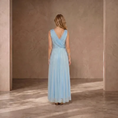 RITA – Vestido largo de tul, corte en A. Manga corta. Escote y espalda en V