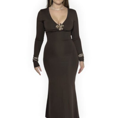 Modelo ZORA – Vestido manga larga en licra, con complemento dorado en el pech